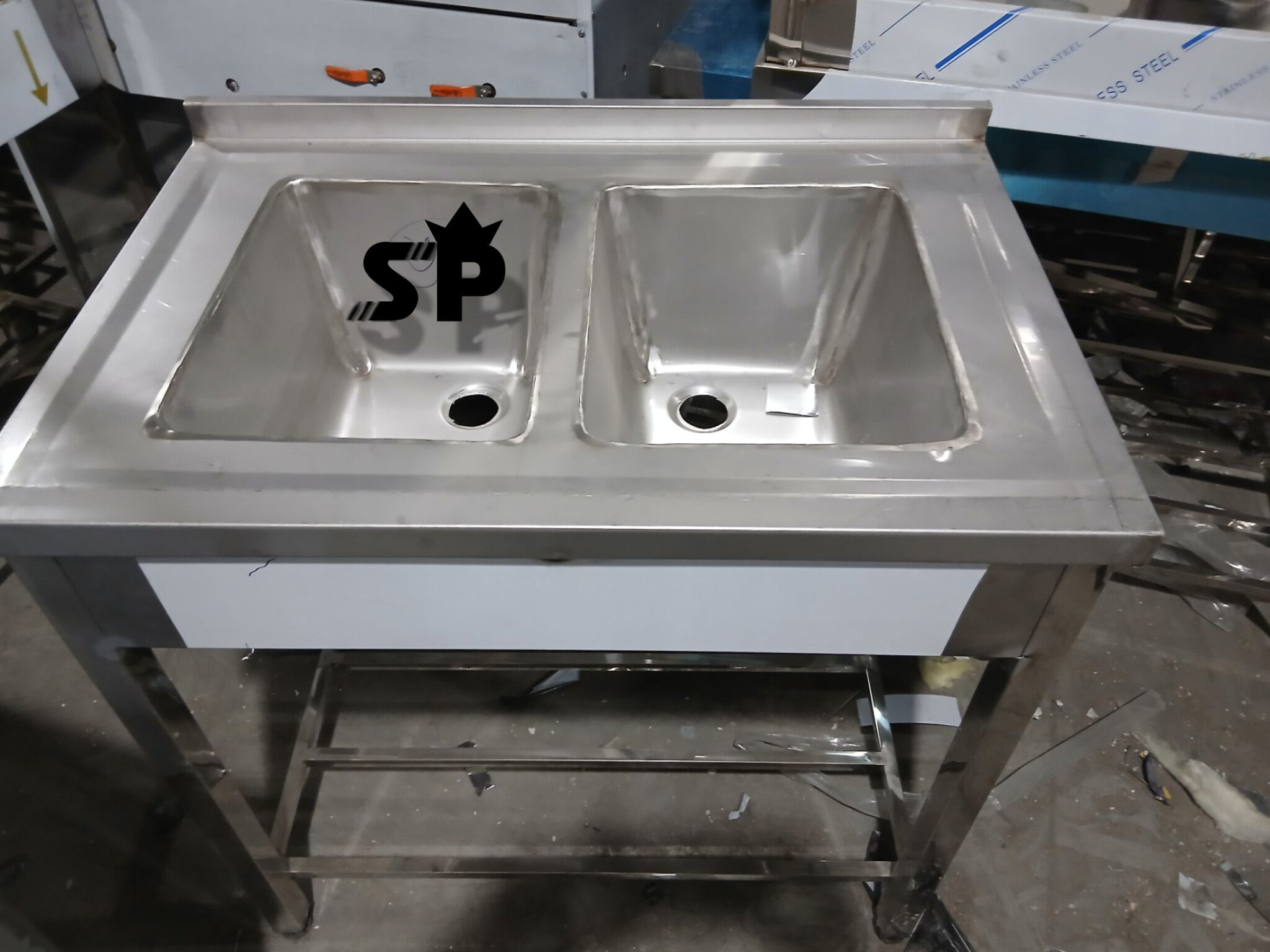 سینگ 1 متری دو لگن استیل پیشرو